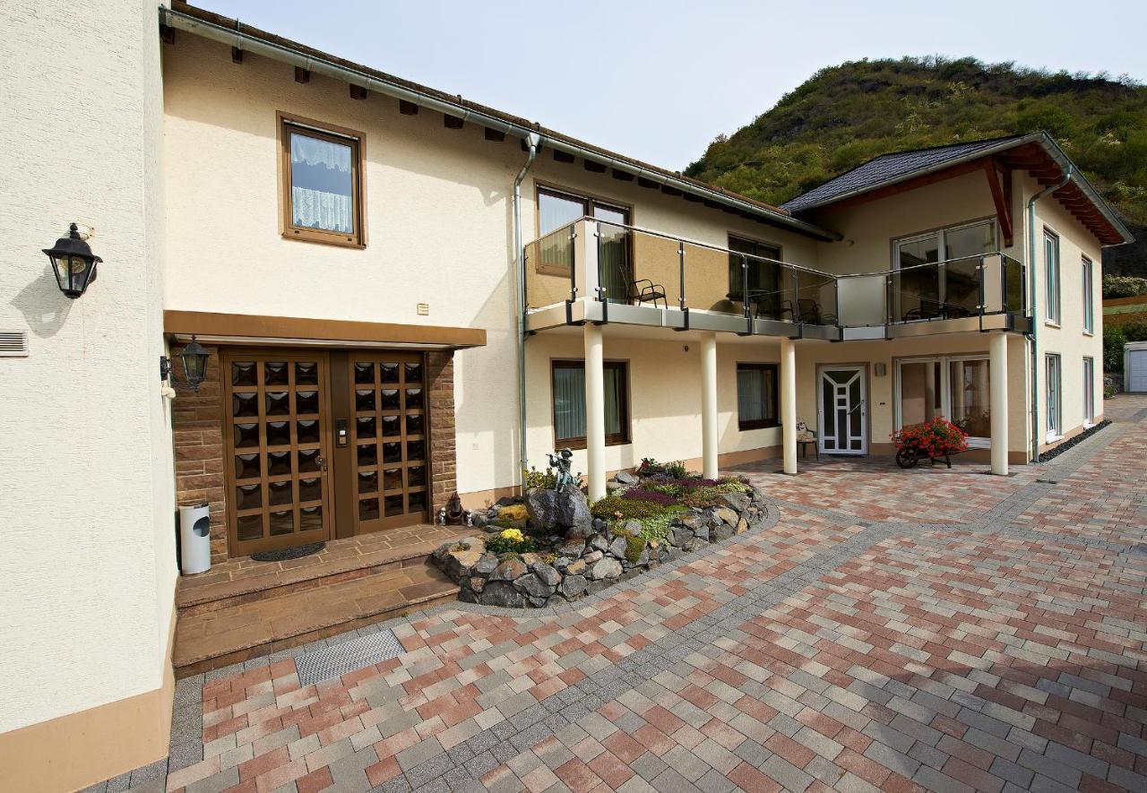 Hotel & Restaurant Krone Kestert Kültér fotó