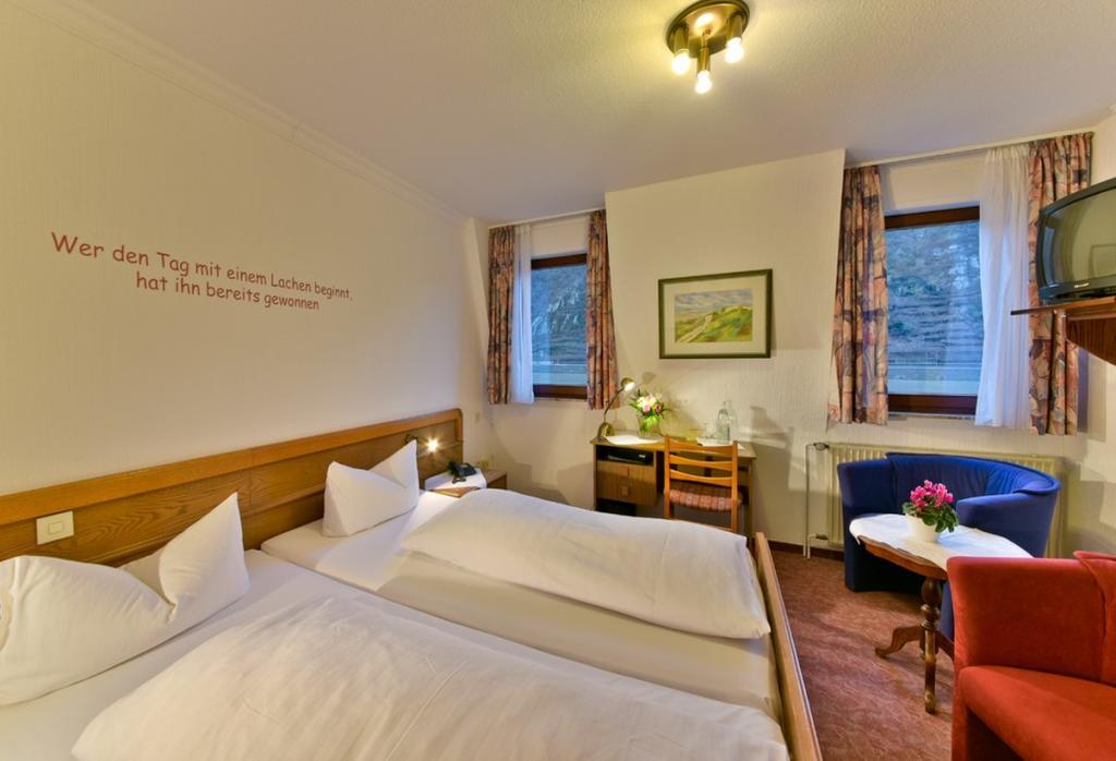 Hotel & Restaurant Krone Kestert Kültér fotó