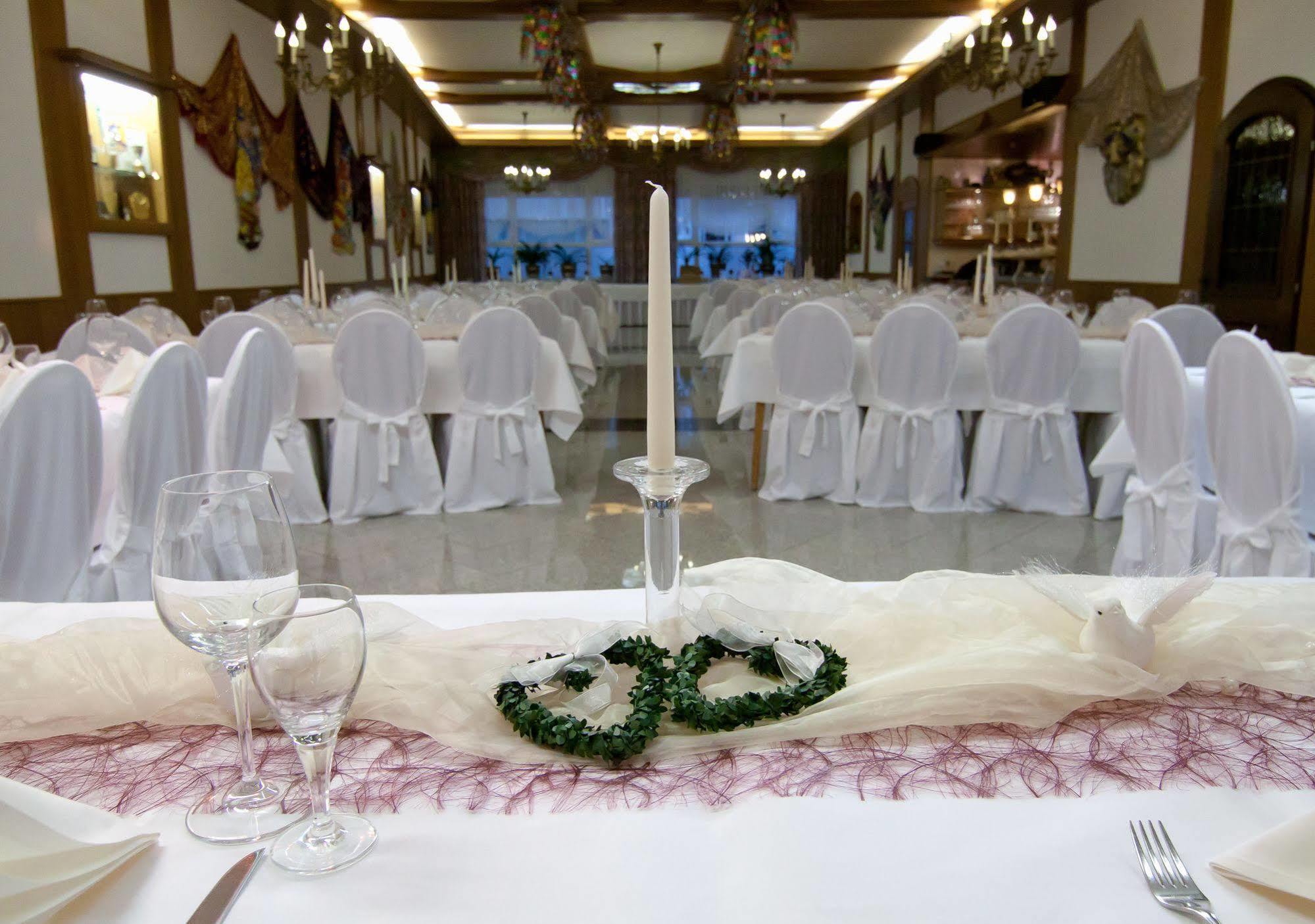Hotel & Restaurant Krone Kestert Kültér fotó
